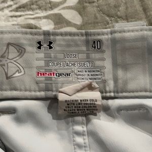 Men’s 40” under armor cargo shorts